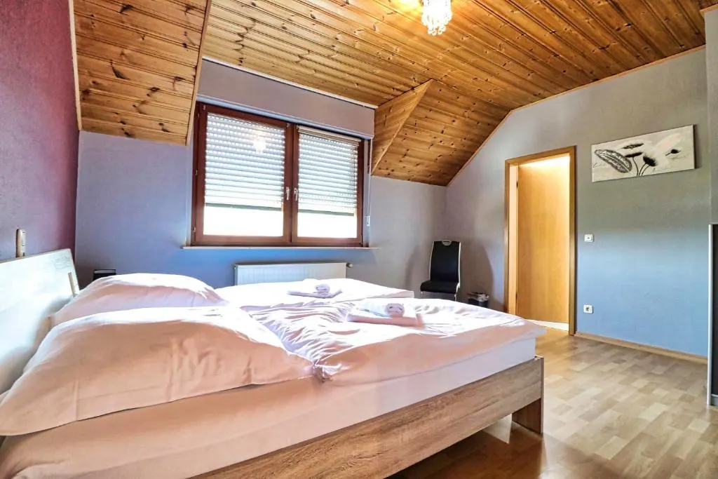 Doppelzimmer mit Balkon 3